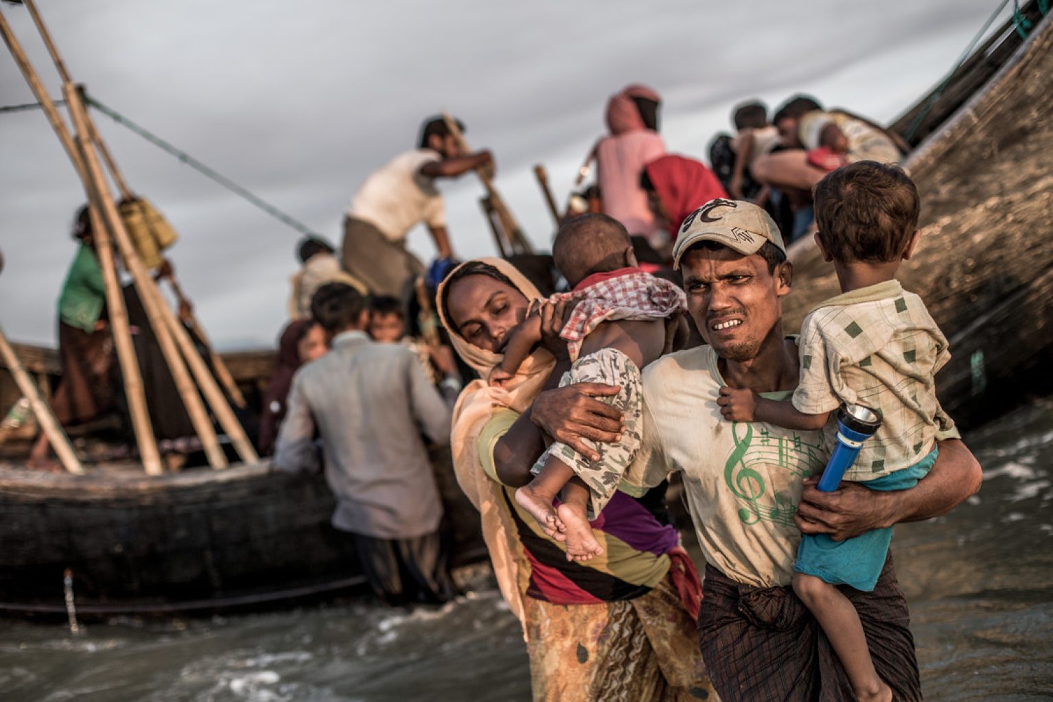 Une famille a fui les persécutions au Myanmar et se réfugie au Bangladesh