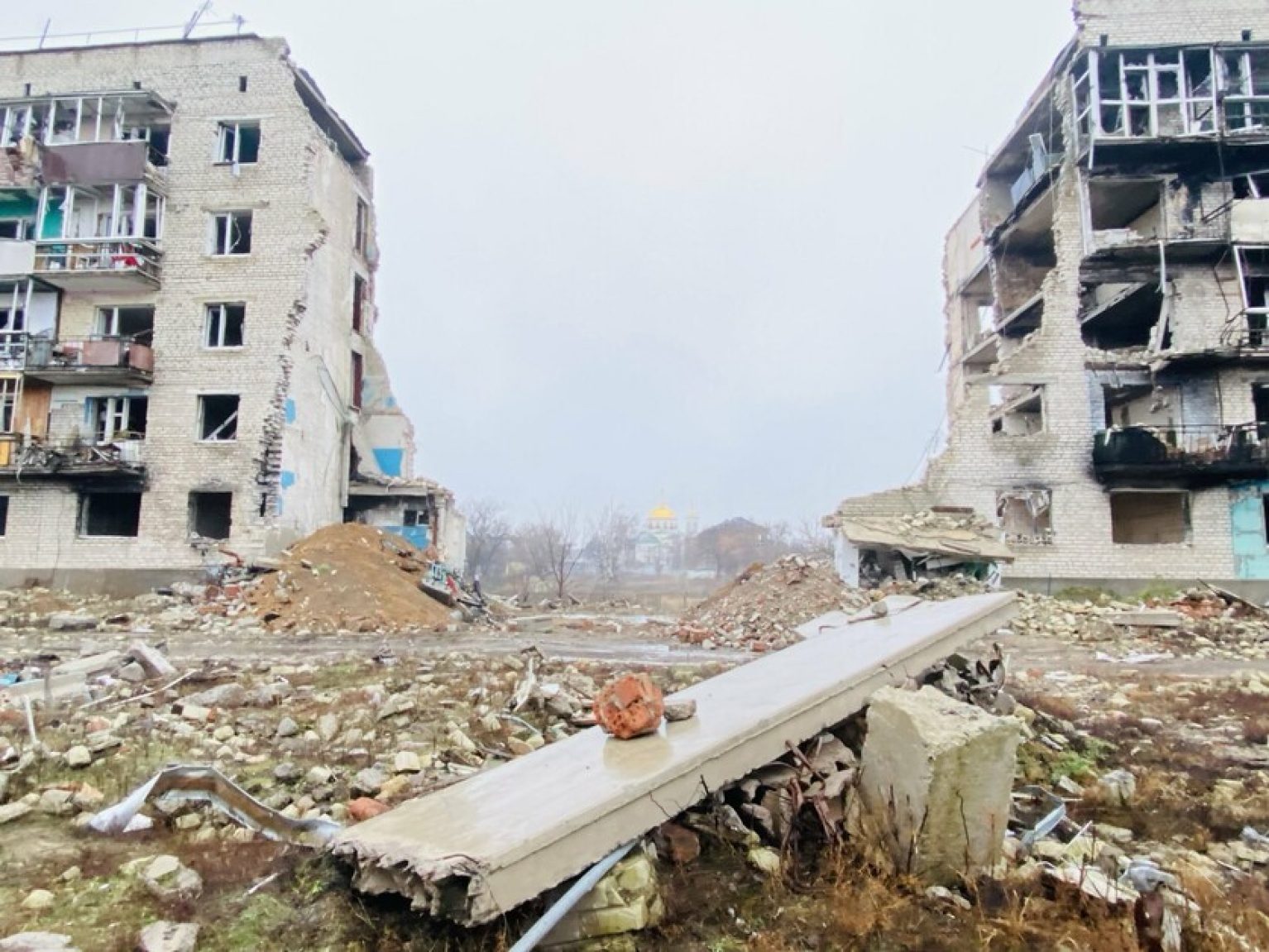 Des immeubles détruits par les bombardements en Ukraine