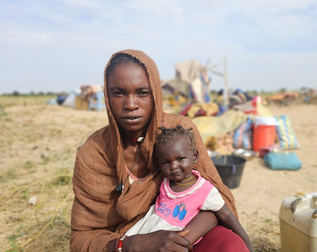 Une femme et son enfant au Soudan