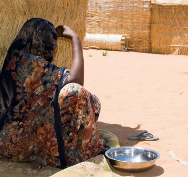 Une femme qui souffre de l'insécurité alimentaire.