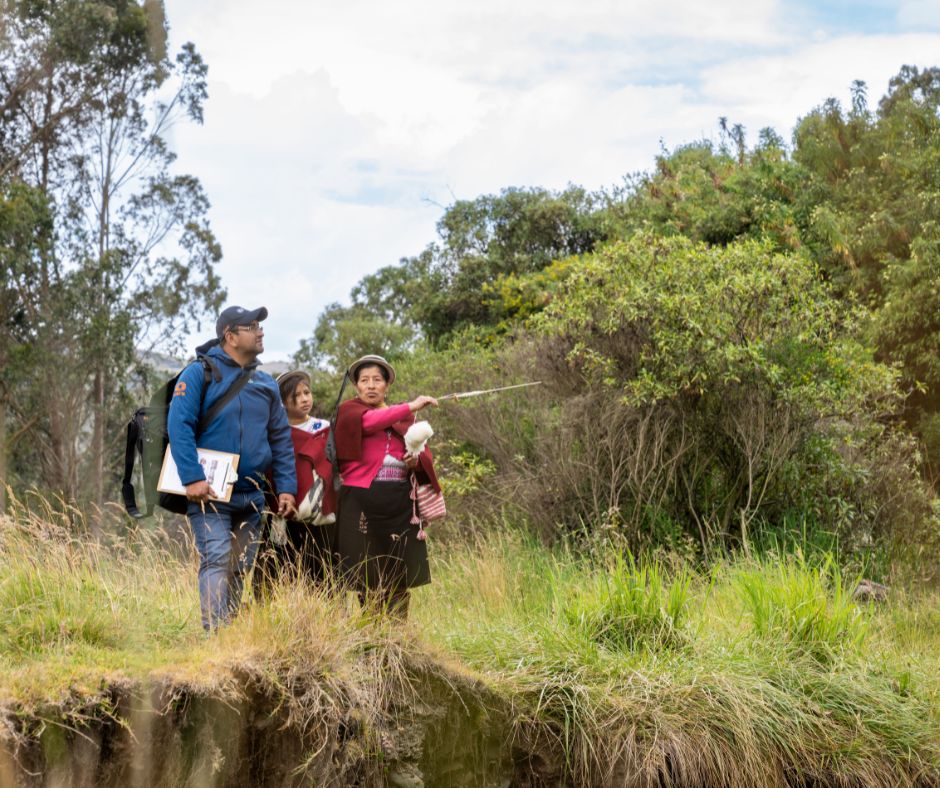 Des milliers d’agricultrices et d’agriculteurs dans le monde se rassemblent dans les écoles d’agroécologie créées par l’ONG CARE.