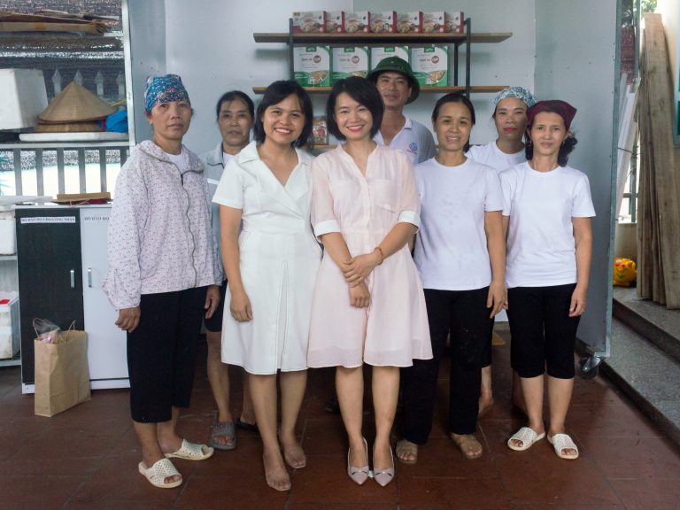 Valoriser l’entreprenariat des femmes comme Le Hong Van qui gère des usines de biscuits