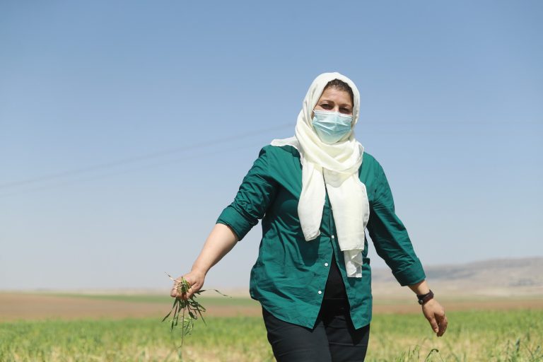 En Syrie, l'ONG CARE aide à briser les barrières sexistes en autonomisant des femmes.