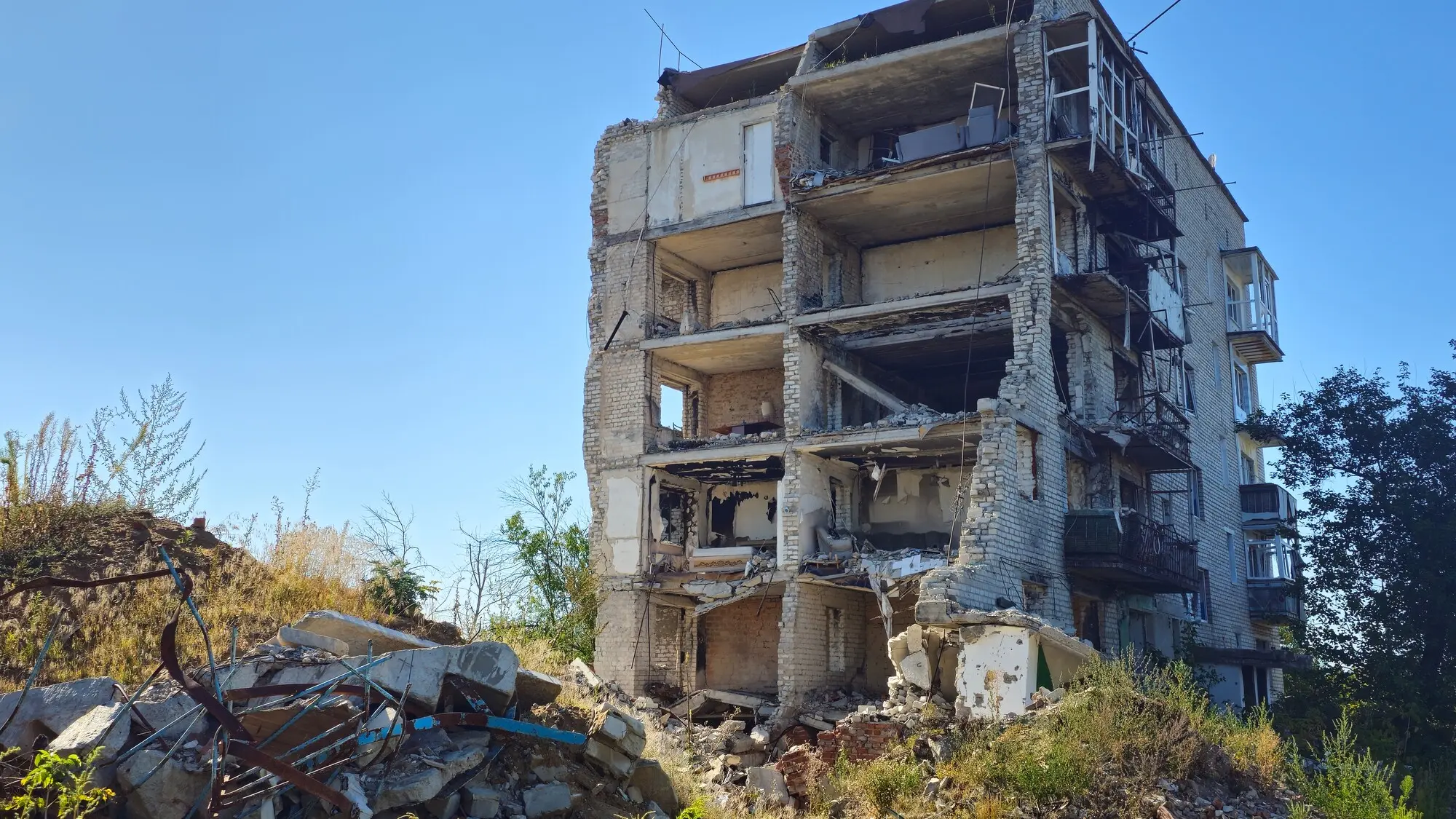 Immeuble détruit par la guerre en Ukraine