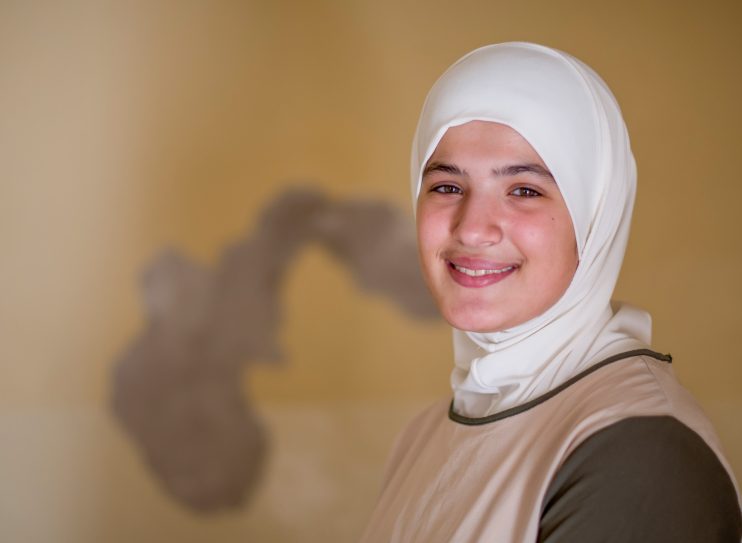 Marwa a repris le chemin de l’école après avoir fui la guerre en Syrie