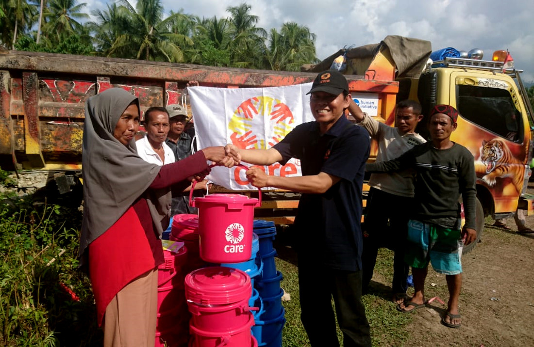 L’association CARE apporte une aide humanitaire face aux catastrophes naturelles en Indonésie