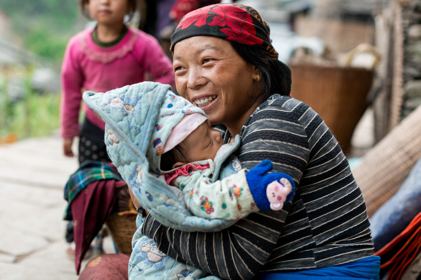  L’association de solidarité internationale CARE soutient l’accès à la santé maternelle et infantile au Népal
