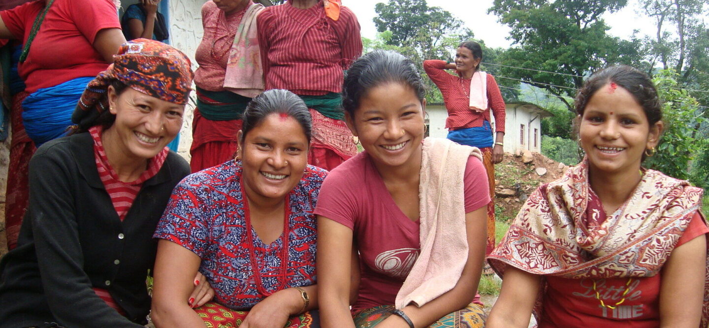 L’ONG humanitaire CARE lutte contre les inégalités et la pauvreté au Népal