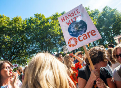 L’ONG CARE participe à des manifestations contre le changement climatique