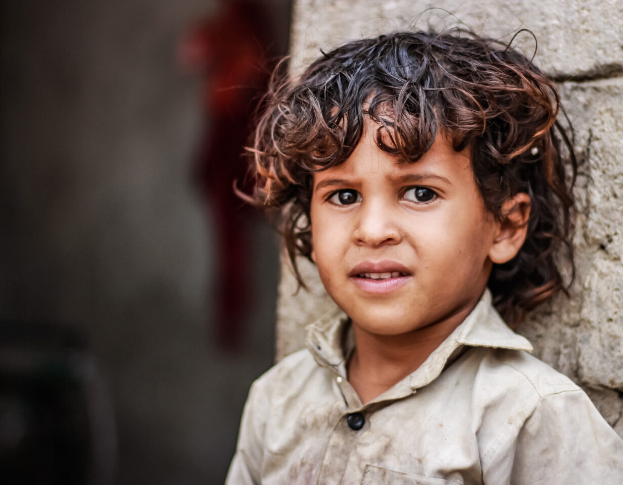 Ce jeune garçon fait partie des millions de victimes de la guerre au Yémen