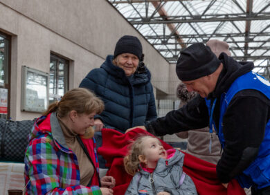 En Pologne, CARE apporte une aide humanitaire aux réfugiés ukrainiens qui ont fui la guerre