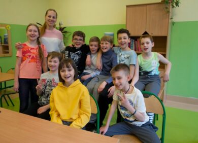 L'ONG CARE aide les enfants réfugiés d'Ukraine à retourner à l'école