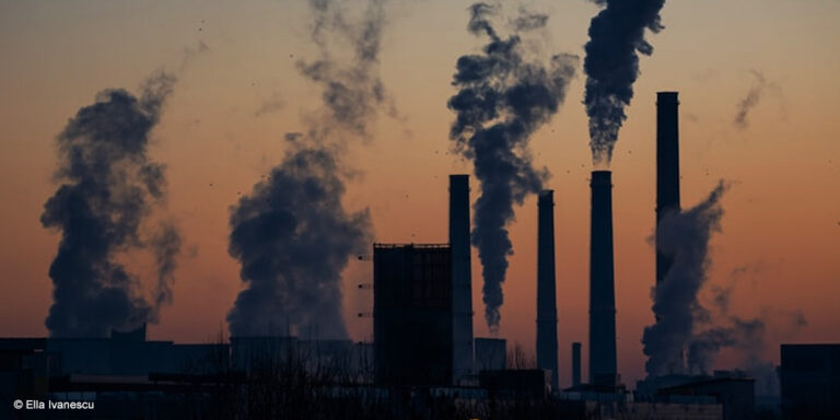 Des usines qui polluent la planète et contribuent au réchauffement climatique
