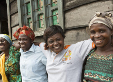 L'ONG CARE soutient les Associations africaines qui luttent contre les violences faites aux femmes.