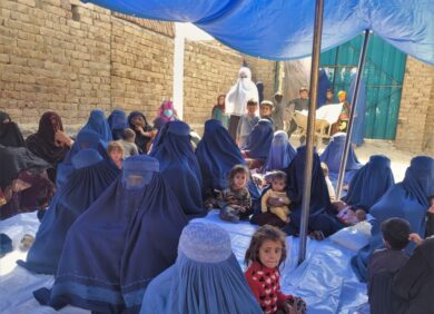 L'ONG CARE apporte une aide humanitaire aux populations Afghanes dans le besoin.