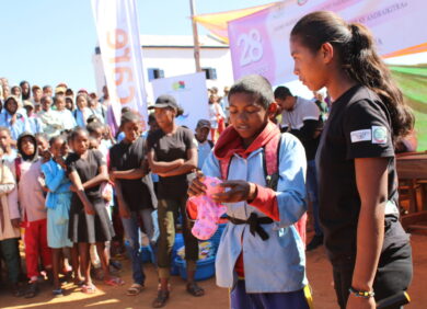 L'ONG CARE lutte contre le tabou des règles à Madagascar.