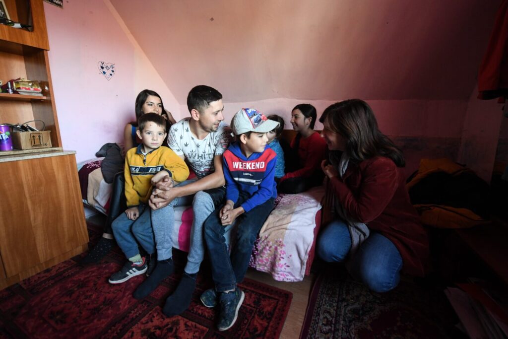 L'ONG CARE protège les droits des enfants en Roumanie.