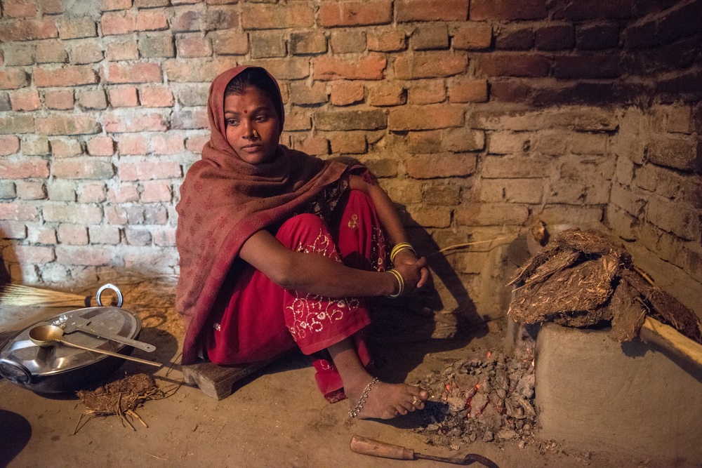Au Népal, l'association CARE sensibilise les communautés aux conséquences des mariages précoces