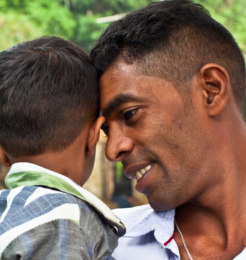 Au Sri Lanka, des hommes s'engagent aux côtés de l'association CARE