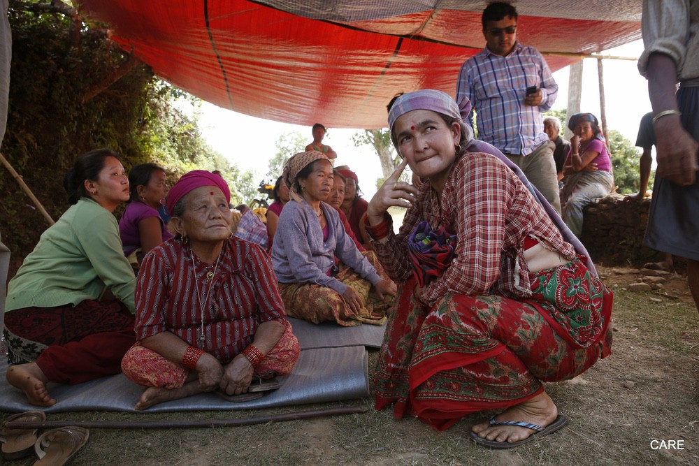 L'association humanitaire CARE aide les survivants des séismes au Népal.