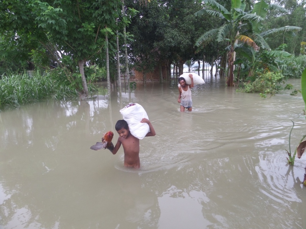 L'association CARE aide les victimes des inondations en Asie