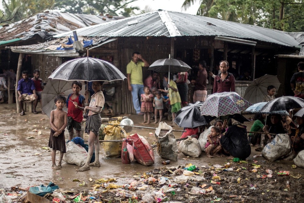 L'association humanitaire CARE apporte une aide d'urgence aux réfugiés rohyngyas