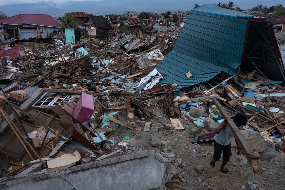Les populations, victimes du séisme et tsunami, ont besoin d'une aide d'urgence