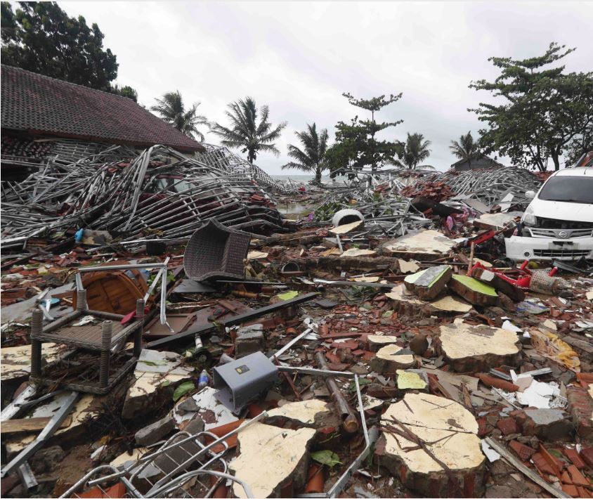 l'association CARE apporte une aide d'urgence en indonesie