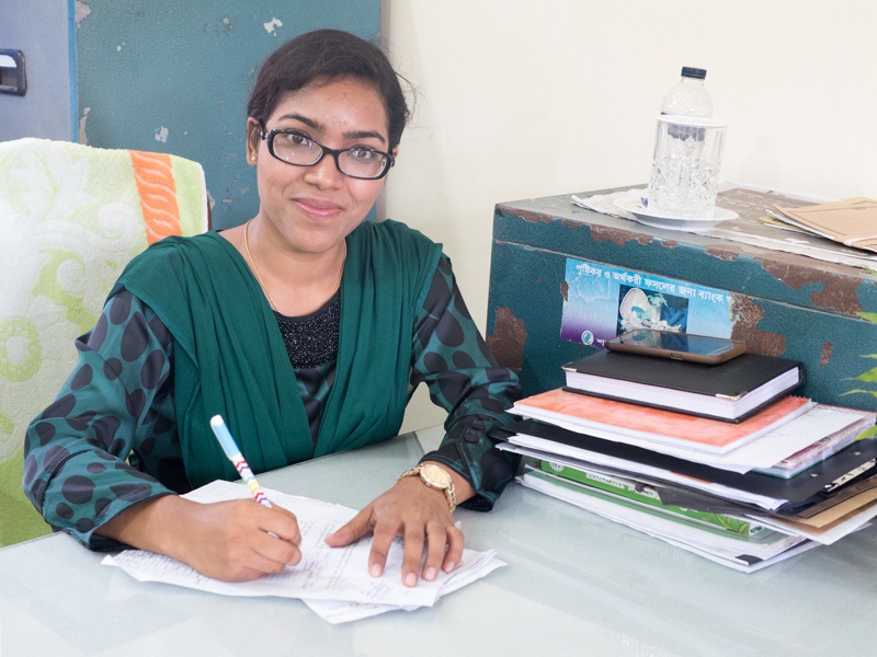Rakifa est une femme engagée qui soutient les agriculteurs au Bangladesh.