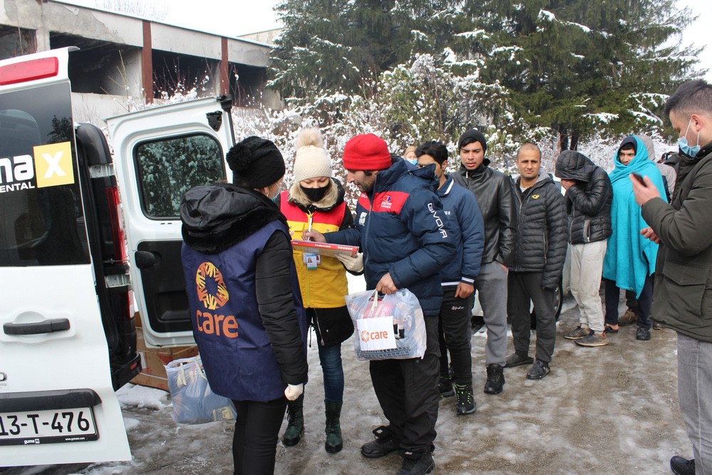L’ONG CARE apporte une aide aux réfugiés et migrants dans les Balkans
