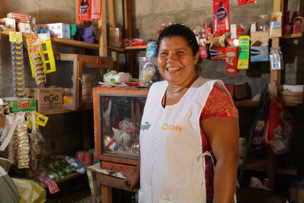 Reina tient une épicerie au Honduras