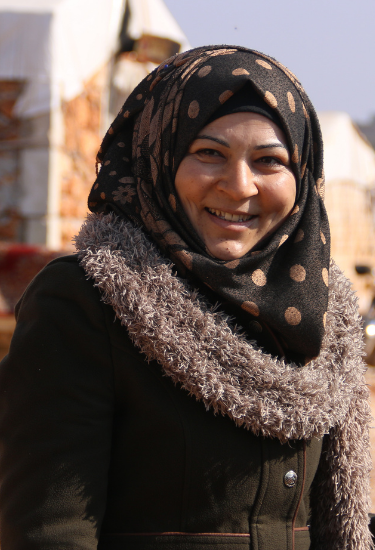 Farah dans le camp de déplacés où elle vit en Syrie
